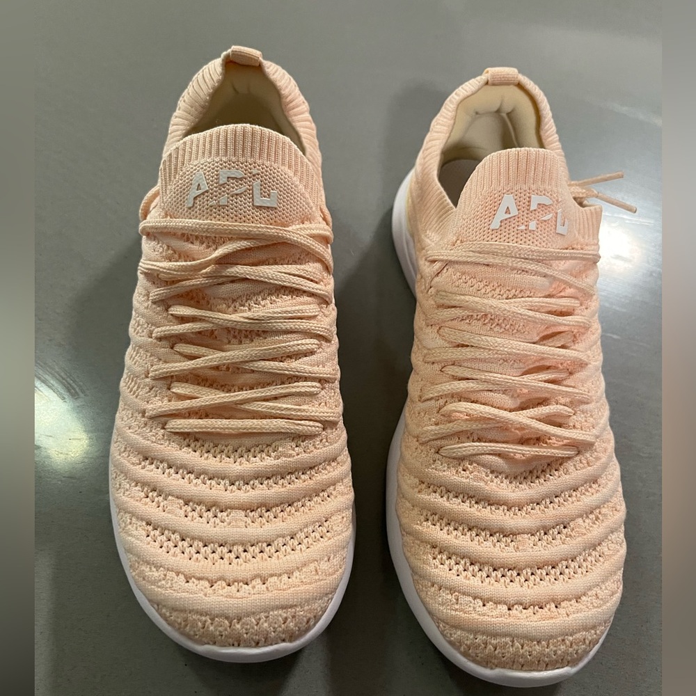 APL TechLoom Wave sneaker-NWT-size 9